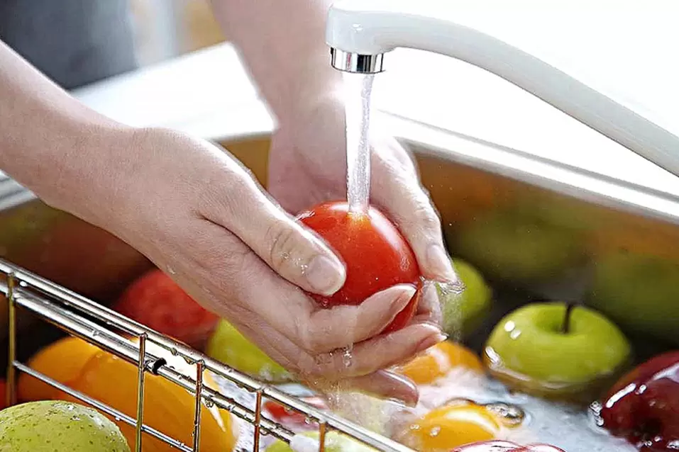 Wash vegetables and fruits so that they do not get infected with worms