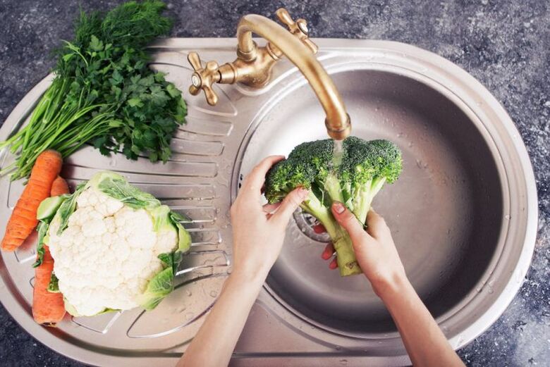 Wash vegetables to avoid worm infection